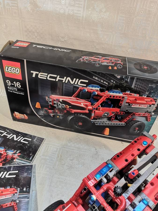 Lego 42075 Technic First Responder Building Kit 513 Pcs 100% Complete