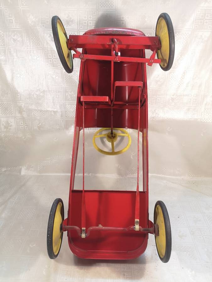 MAGNIFICENT!! VERY RARE VINTAGE 1950`S TRIANG SPRINGBOK PEDAL CAR