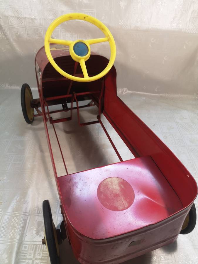 MAGNIFICENT!! VERY RARE VINTAGE 1950`S TRIANG SPRINGBOK PEDAL CAR