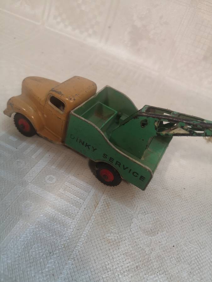 Dinky Toys 1:43 Commer Breakdown Lorry made by Meccano in England in 1954