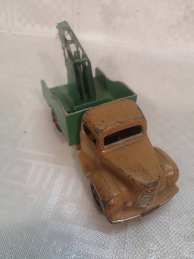 Dinky Toys 1:43 Commer Breakdown Lorry made by Meccano in England in 1954