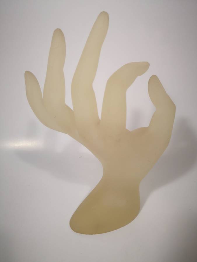 FROSTED GLASS RING DISPLAY STAND