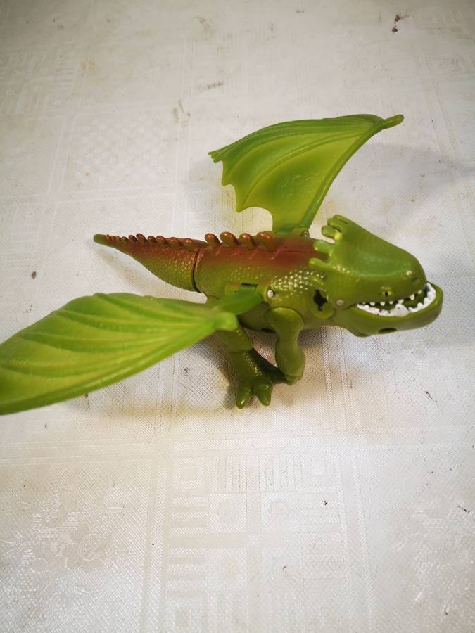 How to Train Your Dragon Green Armoured - Spin Master