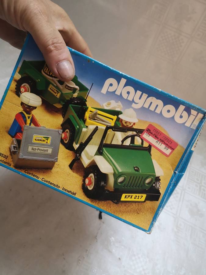 Vintage 1981`s Playmobil 3532v4 - Green jeep in the desert with Box