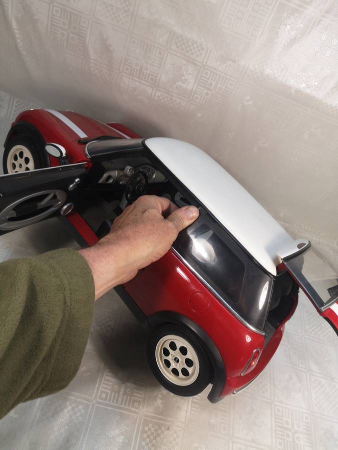 GIANT!! EZTECH 1/6 Scale 27.145 MHz Large Radio Control RC Mini Cooper 9.6v No Remote