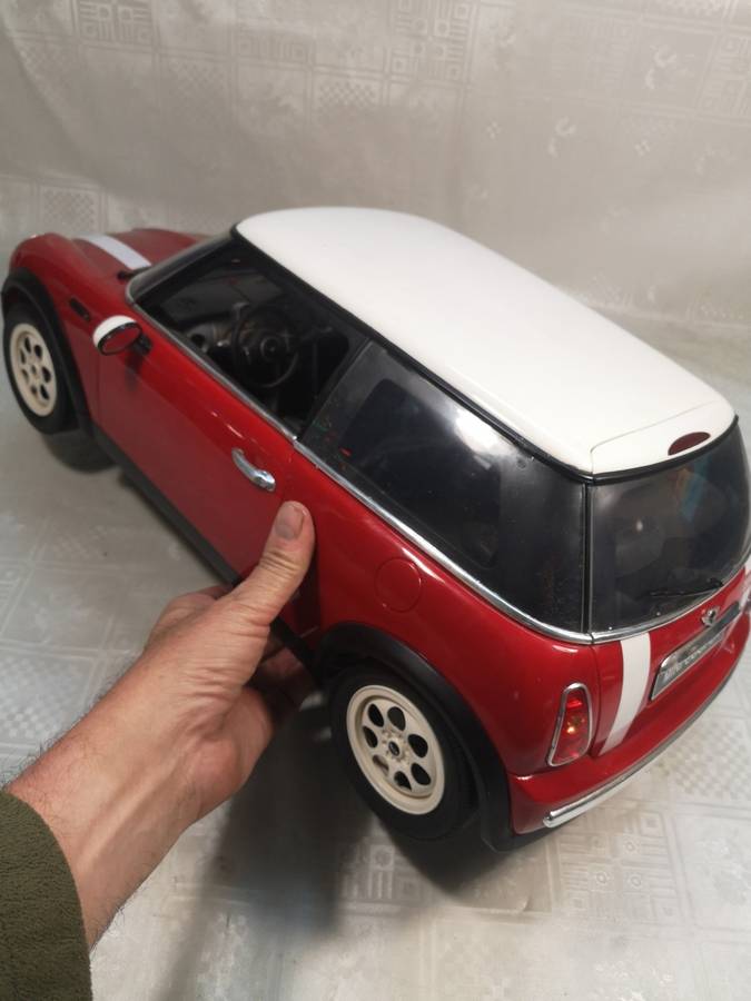 GIANT!! EZTECH 1/6 Scale 27.145 MHz Large Radio Control RC Mini Cooper 9.6v No Remote