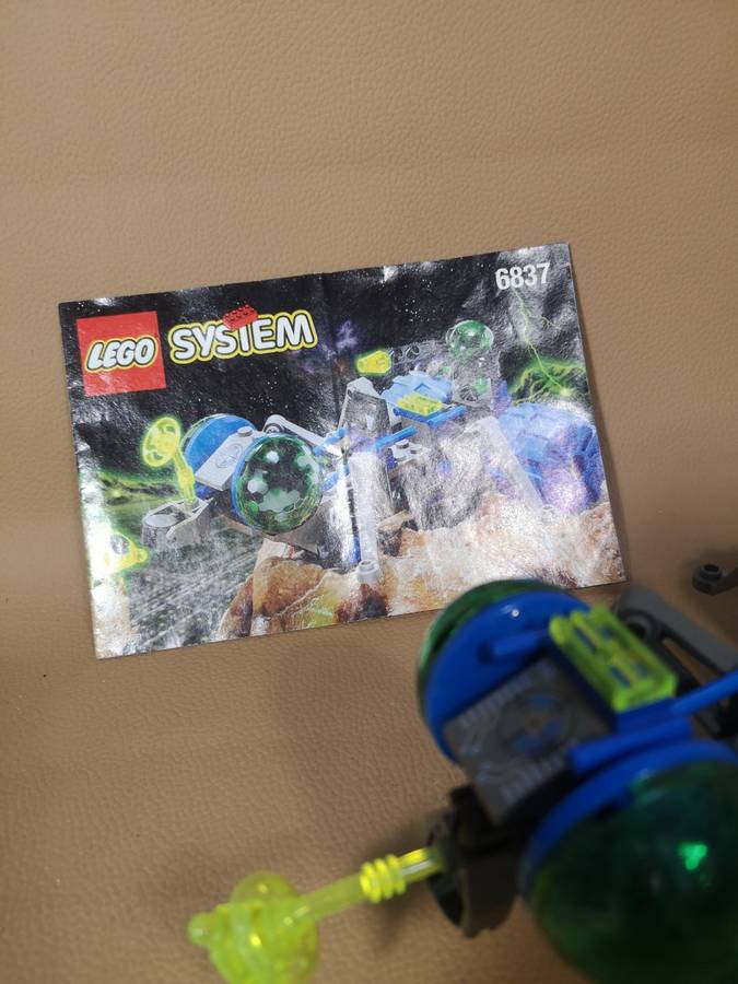 Vintage LEGO Insectoids Cosmic Creeper from 1998! set 6837