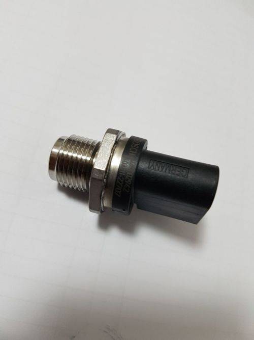 MERCEDES  W210 W211 S210 W463 W163 W220  ORIGINAL FUEL RAIL PRESSURE SENSOR  0281002942