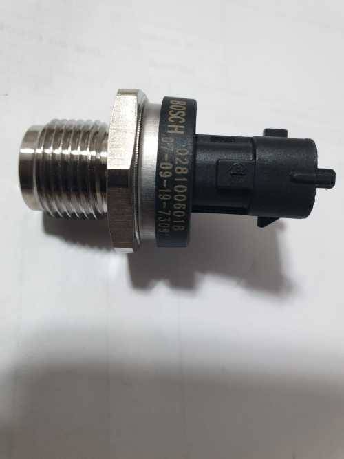 Mazda BT50 Ford Ranger Bosch Fuel Rail Pressure Sensor 0281006018 WE01-13-GCO