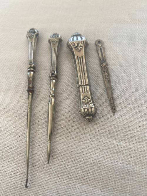 SILVER SEWING KIT