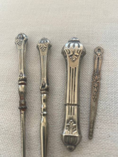 SILVER SEWING KIT