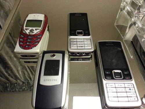 4 Phones 1 BID , winner takes all!!!