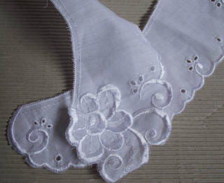 ON SPECIAL :Anglaise Lace White Collar