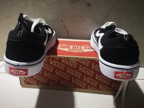 NEW UNISEX VAN'S OLD SKOOL - UK 6