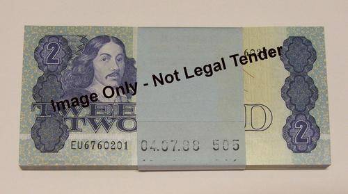 NEW CRISP 100 UNCIRCULATED MINT CONDITION R2 Notes in SEQUENCE from RESERVE BANK