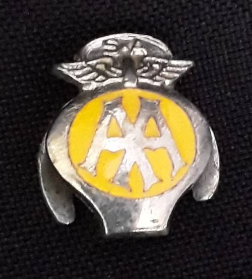 Vintage AA Automobile Association Lapel Button Badge    `` SCARCE ITEM ``     A97