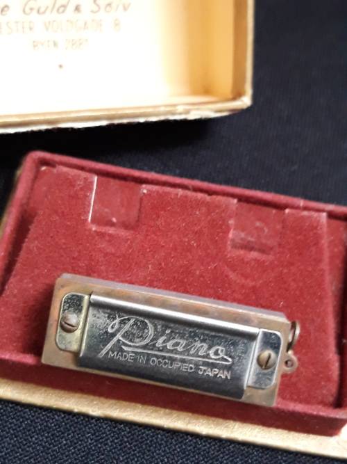 Vintage Piano 1945 - 1952 MINI Harmonica Made In Occupied Japan  Size: 35 x 13 mm  `Rare Find` C41