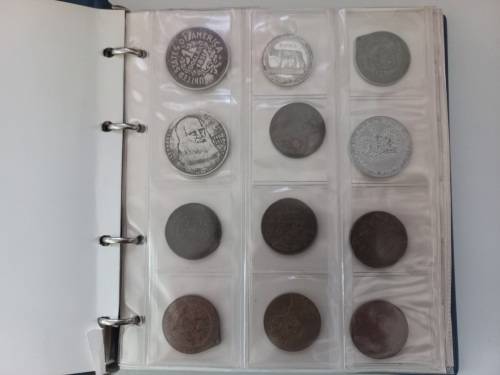 86 Unresearched Tokens And Medallions In File   ( Weight Of File 1.365kg )  STARTING @ R1