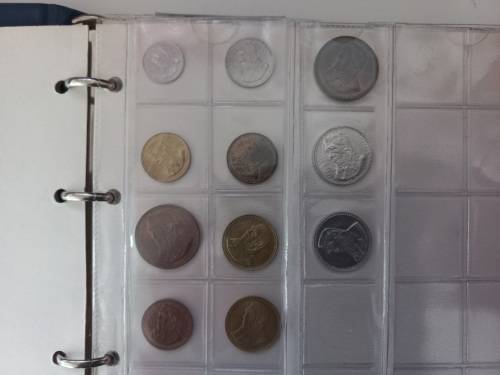 86 Unresearched Tokens And Medallions In File   ( Weight Of File 1.365kg )  STARTING @ R1