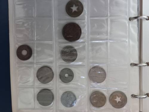 86 Unresearched Tokens And Medallions In File   ( Weight Of File 1.365kg )  STARTING @ R1