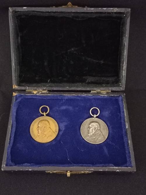 Set of Paul Kruger Funeral Medals  In Original Case