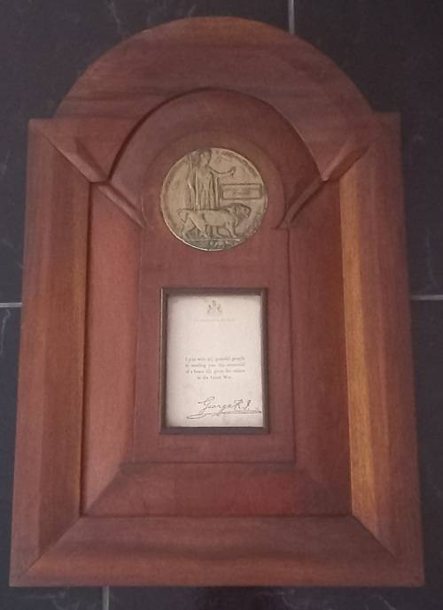 WW1 Death Plaque With Letter From Buckingham Palace In Wooden Frame To Arthur Norman Dymond