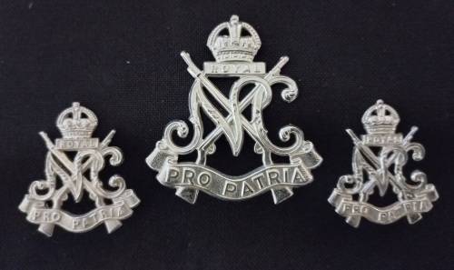 Natal Garbineers  Royal  Popatria  Cap And Collar Badges               X51