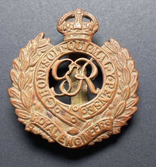 Royal Engineers Cap Badge                   X78