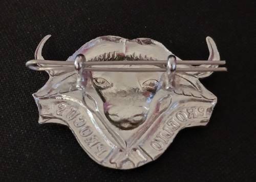 32 BATTALION CHROMED BERET BADGE                             O77