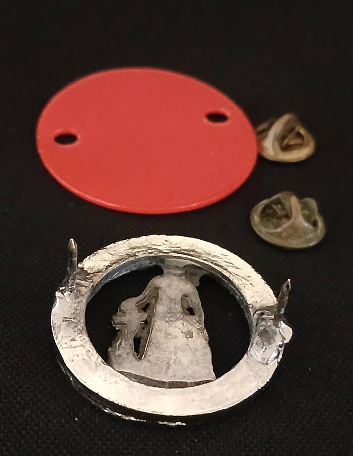 Cape Corps Beret Badge Size: 31mm Diameter             F111