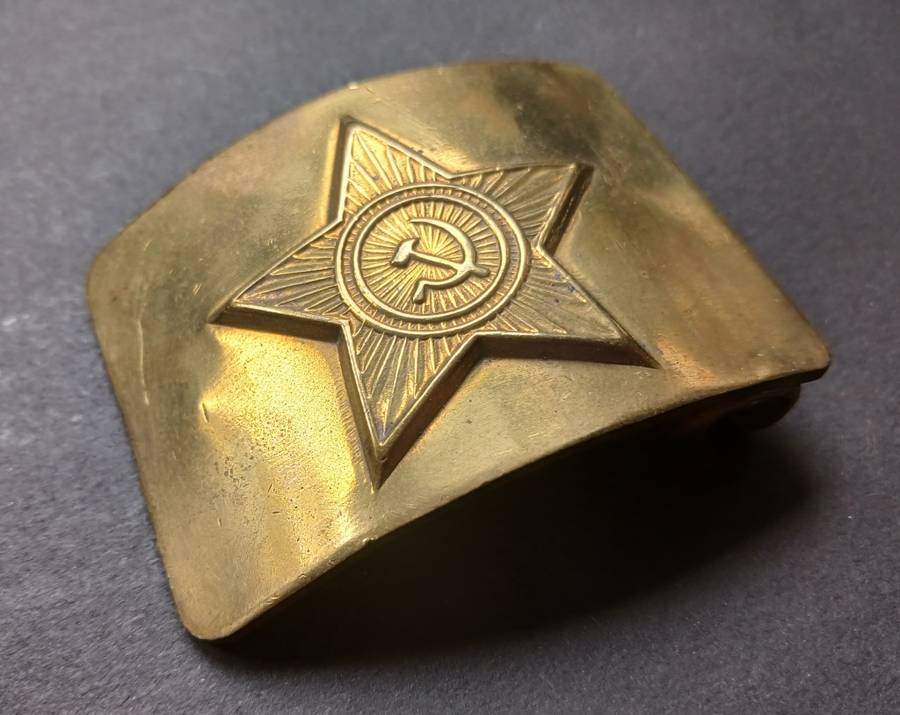 SOVIET RUSSIAN MILITARY SOLDIET ARMY  BELT BUCKLE                     F189