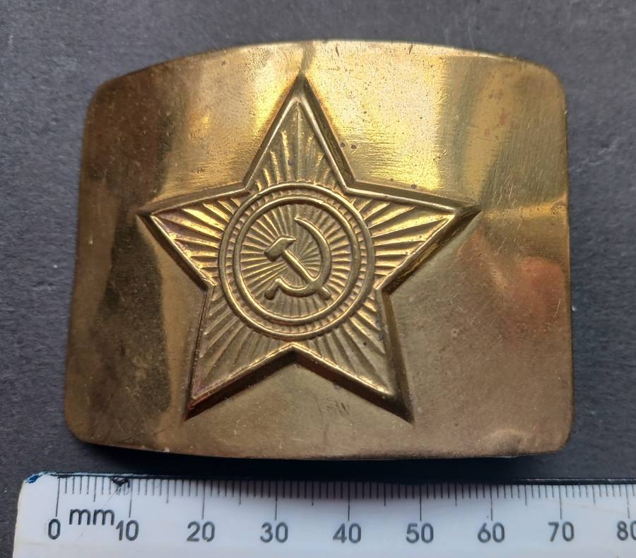 SOVIET RUSSIAN MILITARY SOLDIET ARMY  BELT BUCKLE                     F189