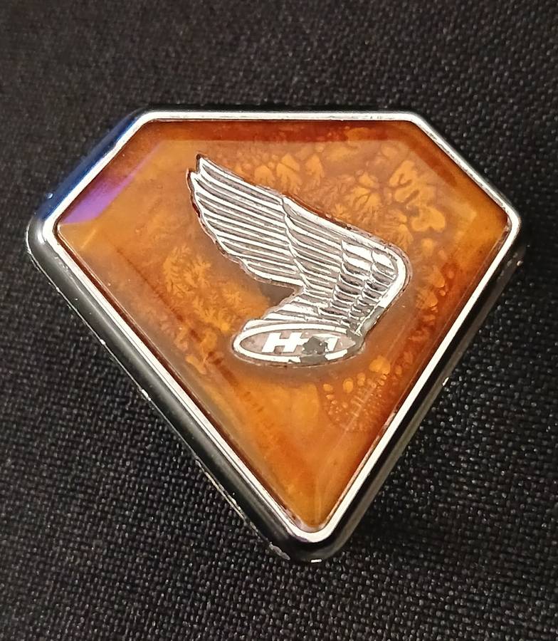 HONDA Side Panel Badge HM       ` ORIGINAL `                  V21