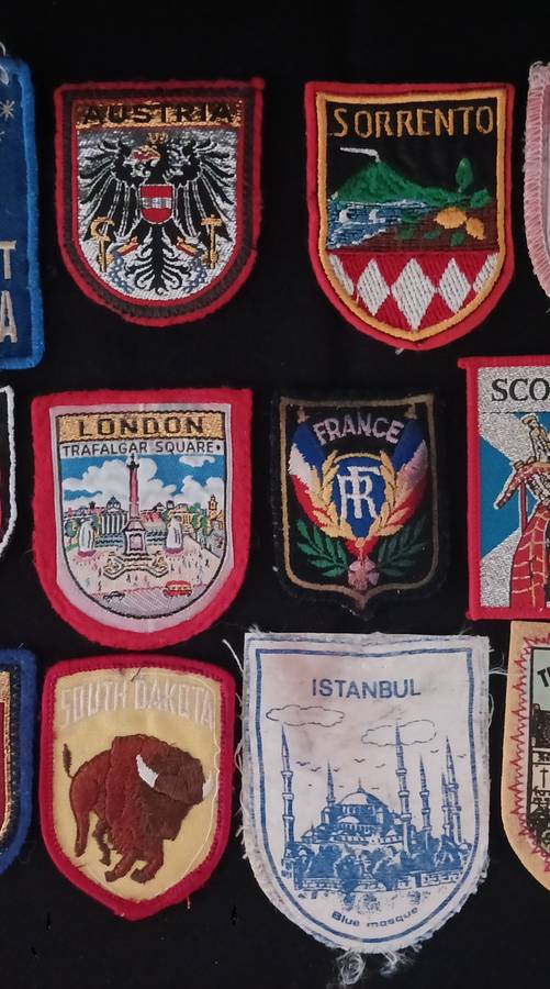 VINTAGE ASSORTED PATCHES             R65