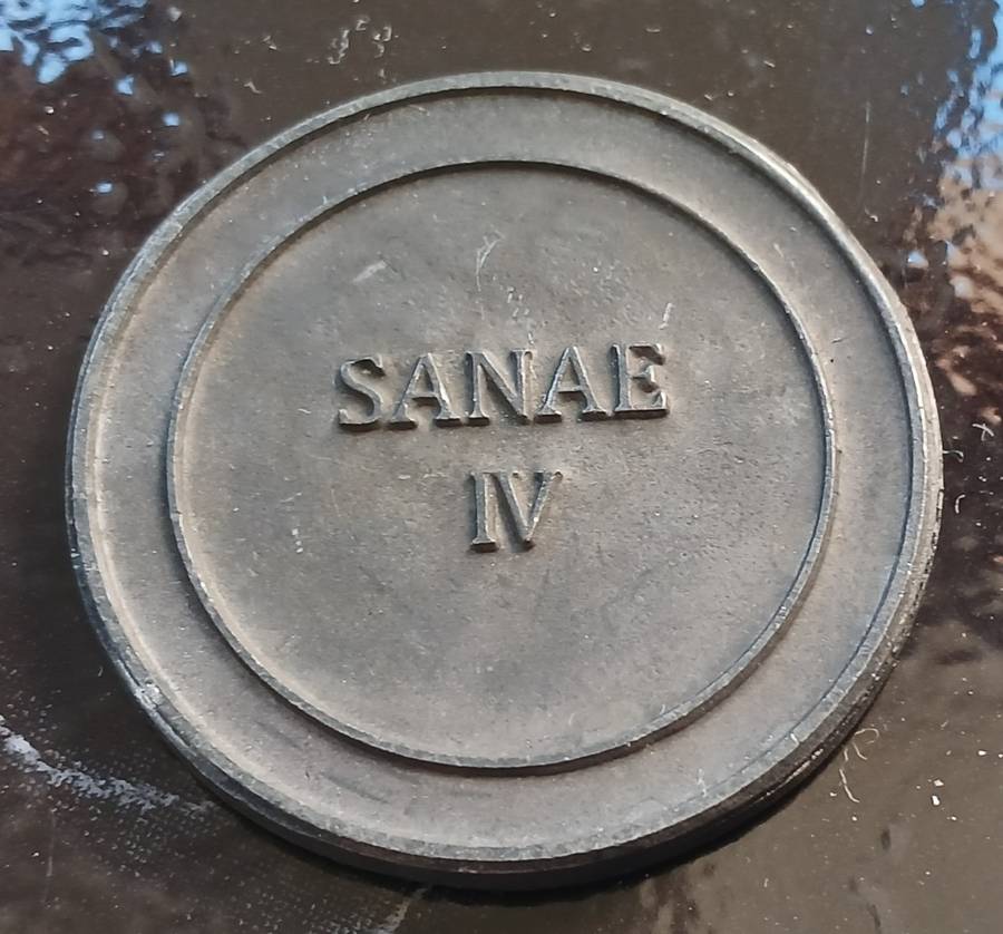 SOUTH AFRICAN NATIONAL ANTARCTICA EXPEDITION SANAE 61    2021 - 2022 MEDALLION                  R105