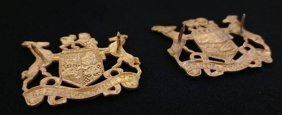 SOUTH AFRICAN AIR FORCE  - SA MAJOOR (AO2) RANK BADGES   FOR   Formal Dress (Stepouts)          R114