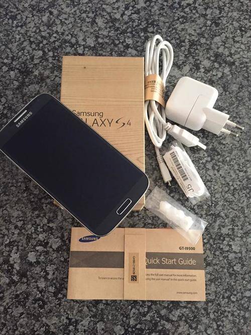 Samsung Galaxy S4 with Accessories