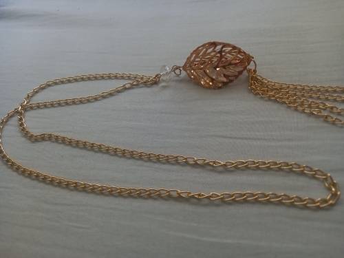 Leave necklace