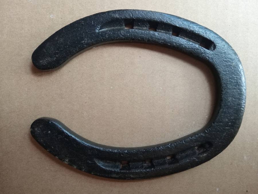 Horse shoe 14 x 11 cm
