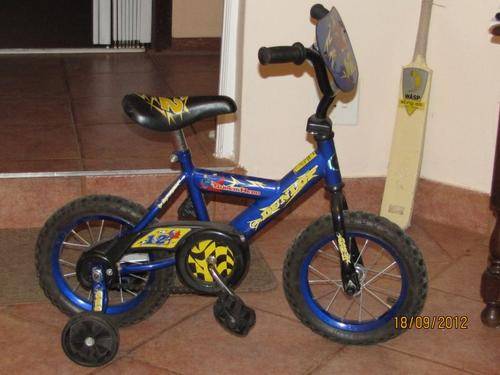 Dunlop Superman 12" Bike with Stabilizers