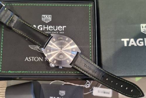 Tag Heuer F1 Chrono Aston Martin Limited Edition CAZ101P.FC8245 Mint Condition and complete set!