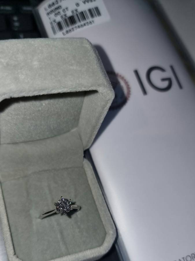 1.00CT Brilliant Round IGI Certified Diamond Ring Colour D VVS2 Set on 18K WHITE GOLD Size 6.5(M)