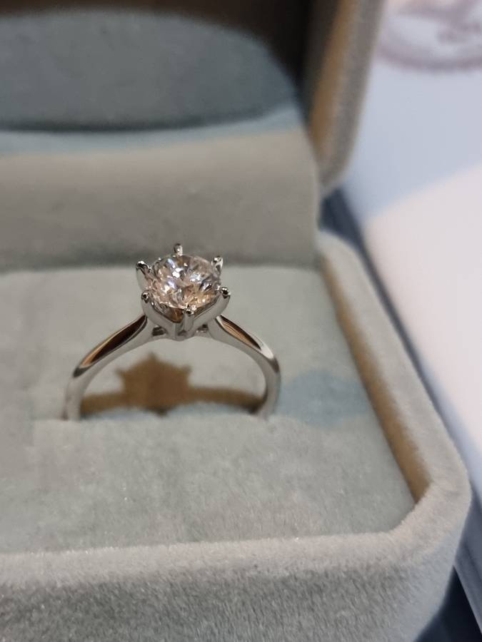 1.00CT Brilliant Round IGI Certified Diamond Ring Colour D VVS2 Set on 18K WHITE GOLD Size 6.5(M)