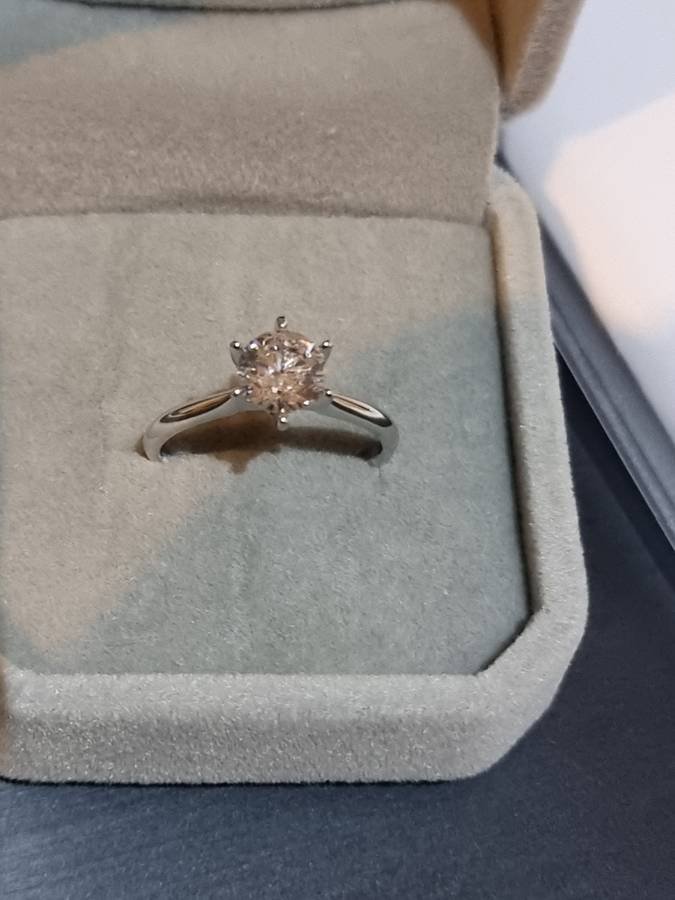 1.00CT Brilliant Round IGI Certified Diamond Ring Colour D VVS2 Set on 18K WHITE GOLD Size 6.5(M)