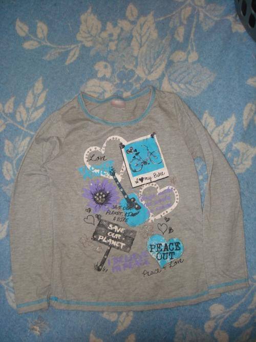 Girls long sleeved grey T-shirt age 9 - 10
