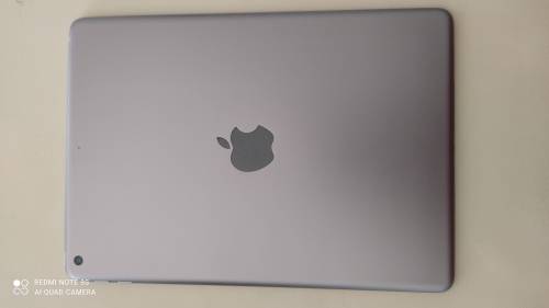 Apple Ipad 5th Gen 32GB *** Please read the Add*** Cracked screen