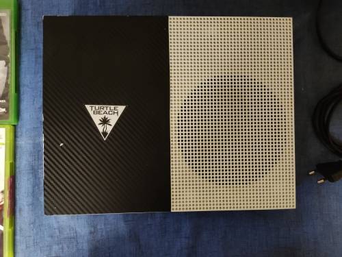 Xbox One S 500GB with Series S Controller and 4 Games + Original Box