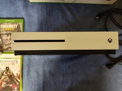 Xbox One S 500GB with Series S Controller and 4 Games + Original Box