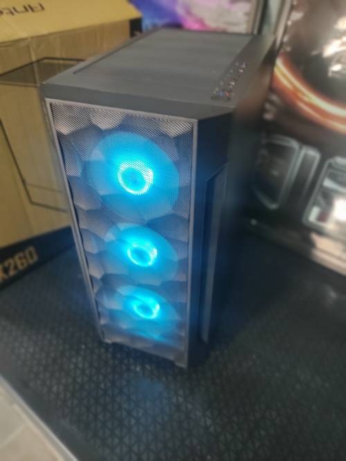 **Intel core i7**AMD HD8490 Graphics Card**8GB Ram**Asus Motherboard**Antec Gaming Case**