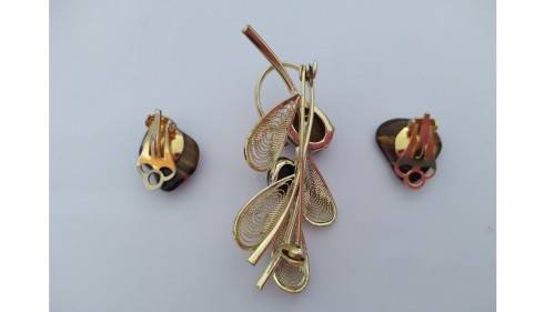 3 Piece - tiger eye gold tone leaf brooch and clip on earrings